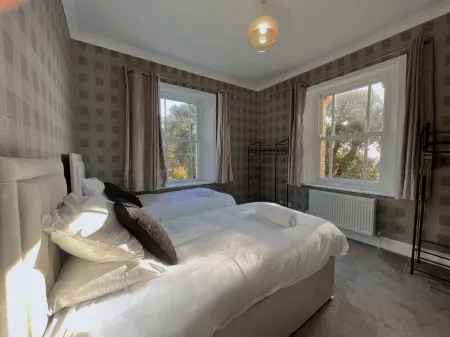 Family party ten-bedroom Villa, hot tub and games room