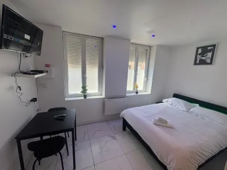 Royal appart city 1 Отели рядом с достопримечательностью «Пляж Кале»