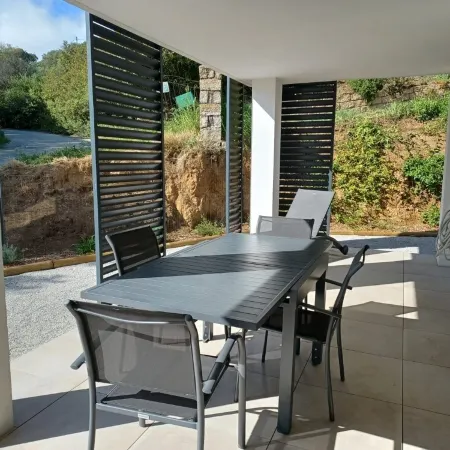New, Comfortable Apartment, Sleeps 4, XL Garden Terrace.