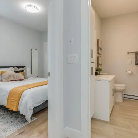 Exquisite Honeygold Apartment-2 Bedrooms