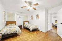 Large 7B/3B Villa w/Indoor Pool, Hot Tub, Slps 16 Hotels in Woodridge