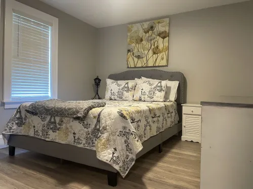 Fully remodeled cottage within 15 minutes of everything!