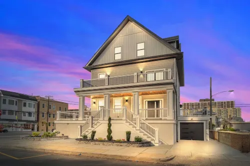 Beach Block! Luxory 7-bedroom house in Ventnor City with WiFi, AC Hotel di Ventnor City