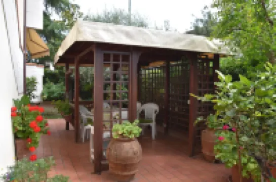 Elegant apartment with large terraces in quiet residential area. Hotels near Florence "Amerigo Vespucci" Airport