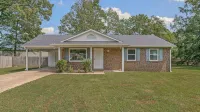 3Br Home Near Southside Complex, Fast WiFi, Fenced Yard, Sleeps 6 - 3-Star