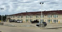 Western Budget Motel #3 Whitecourt - parkir