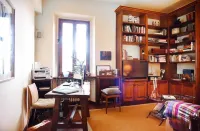 Stunning villa, Tuscan hills near Florence, private infinity pool, large hot tub Hotel a Pontassieve