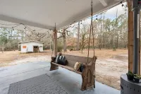 The Wrenn’s Nest - Quaint National Forest Getaway