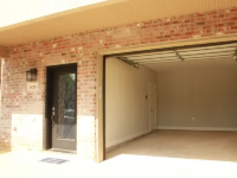 3-bedroom condo in DeRidder, Fully Furnished-WiFi-AC. Enjoy your stay. 1928 Hotels in DeRidder