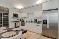 Bright & Spacious in Studio City