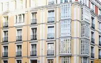 Hotel Boutique Gareus Hotel dekat Monument to Zorrilla