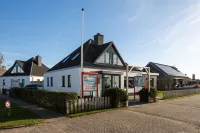 Tulip Beach 5 person house with privacy