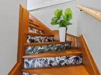 Stylish Little Gem Upper Unit, with King Bed close to State Fair and AmFam Field Hotels in West Allis