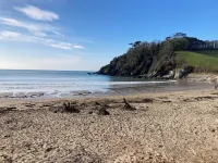 Beautiful 1 bed cottage with courtyard garden a stones throw from the river Hotels in Newton and Noss