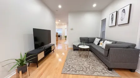 Beautiful Cozy Private House at Markham