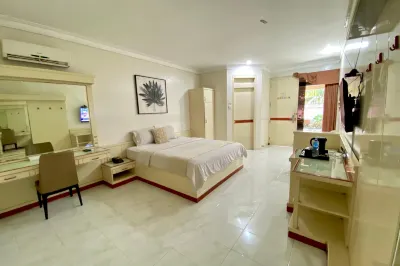 Plaza Hotel Semarang Hotellit kohteessa Srondol Kulon