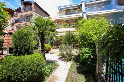 Summer Villa Close to the Coast with Private Gym and Parking