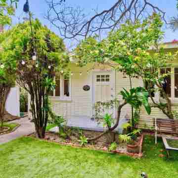 Charming 4+2 House in Heart of Santa Monica, walk 2 Beach, Main St, Venice &More Hotel Exterior