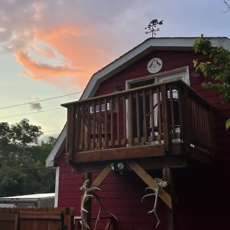 Downtown Cody Barn BnB; Sleeps 2 w/ A/C!