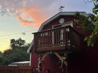 Downtown Cody Barn BnB; Sleeps 2 w/ A/C!