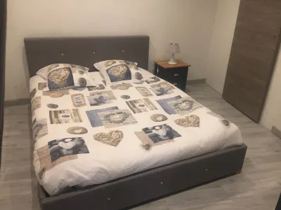 Charming historic city apartment 4 People Hotels near Ô'Zen