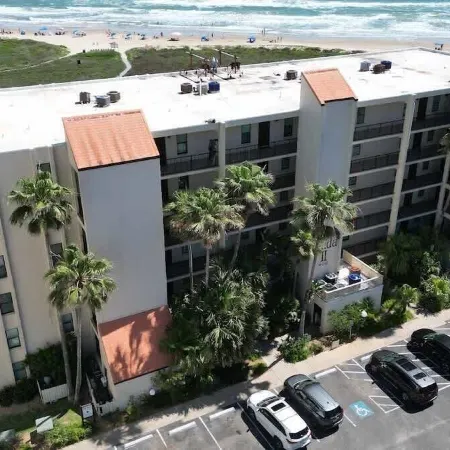 Top Floor - Ultimate Beachfront Luxury Remodeled