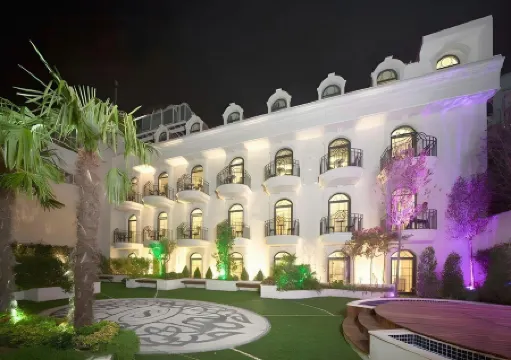 Sura Design Hotel & Suites Istanbul Отели рядом с достопримечательностью «Топкапы»