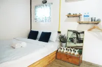 Sweet Box Bed and Breakfast - bar