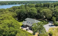 A View Fit for Royalty!Top Compliments:  so clean! fab hot tub! best view!