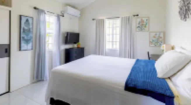 Timeless 2BD&2BTH Gated Community @ Discovery Bay Hotels in Discovery Bay