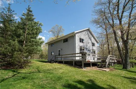 Private cabin on beautiful Long Lake- close to Walker and Longvile