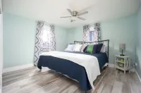 Cozy Renovated Lakehouse with Boat Dock and Canal Access