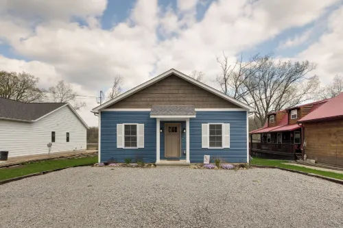 Waterfront Home on Lake Milton Dock, Hot Tub
