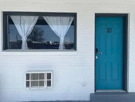 10 Aspen Vintage Motel-EV Charge Available