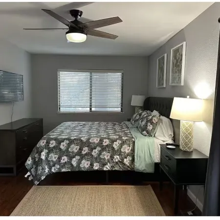 3-bedroom townhome in tranquil Modesto with AC