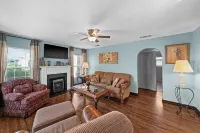 2 Bdr, 1 Bath, 4 Guests: Entire Cozy Cottage Historical Tyler Azalea District