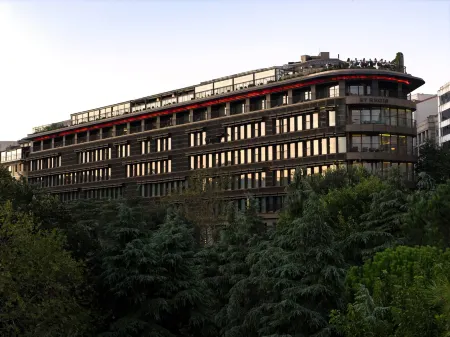 The St. Regis Istanbul Отели рядом с достопримечательностью «Библиотека Ахмеда III»