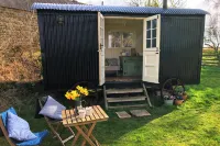 1 Bed Glamping Hut - Firepit, Fireplace, Views Hotel a Ryton