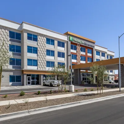 Holiday Inn Express & Suites PHOENIX DWTN - STATE CAPITOL by IHG Hotels near Phoenix Symphony Hall
