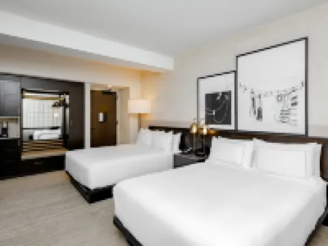 ホテル フォート デ モアン、キュリオ コレクション バイ ヒルトン デモインのホテル