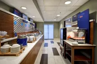 Holiday Inn Express NEWPORT NORTH - MIDDLETOWN by IHG - breakfast
