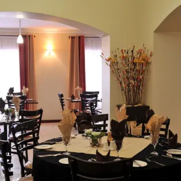 Cresta Botsalo Hotel