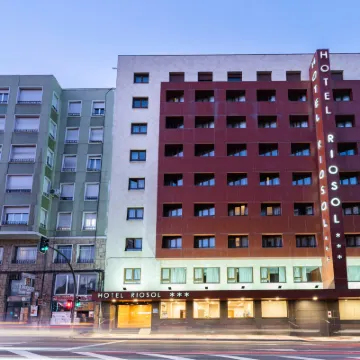 크리스톨 리오솔 산 마르코스 수도원 주변 호텔