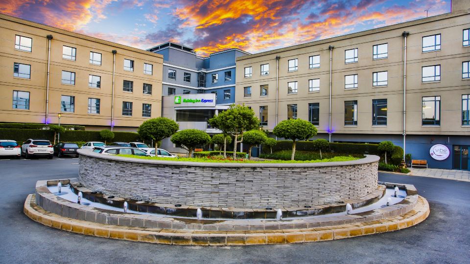 Holiday Inn Express SANDTON - WOODMEAD by IHG