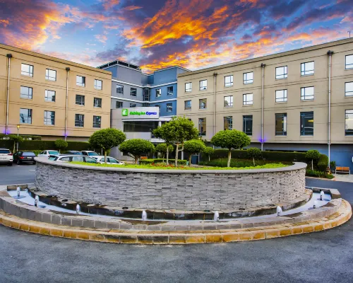 Holiday Inn Express SANDTON - WOODMEAD by IHG Hotels in Midrand
