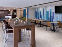 ホリデイ イン エクスプレス & スイーツ レキシントン ミッドタウン - I-75 by IHG レキシントンのホテル