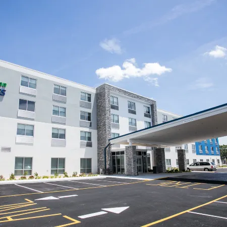 Holiday Inn Express & Suites REHOBOTH BEACH by IHG