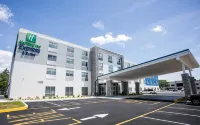 Holiday Inn Express & Suites Rehoboth Beach