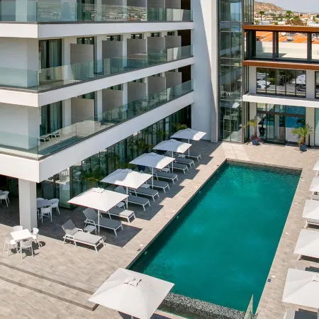 Mercure Larnaca Beach Resort