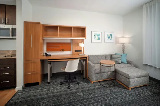 TownePlace Suites Orlando at FLAMINGO CROSSINGS® Town Center/Western Entrance